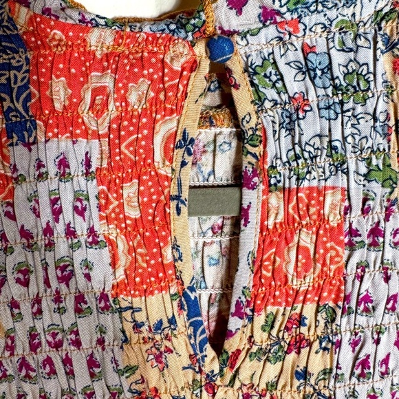 Gigio / Patchwork Print Floral Top / Boho Patchwork Ruching throughout Sz Small - Picture 6 of 12